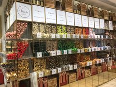 零售区-VENCHI 闻绮(北京国贸商城店)