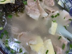 三鲜牛肉馄饨-老新隆牛肉锅贴(新街口店)