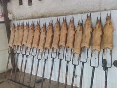 -黄记四更烤乳猪店