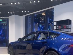 -TESLA 特斯拉(上海太古汇体验店)