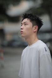 -一家只做男发烫染的店