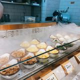 牛汤哥吃面也喝汤[调皮]