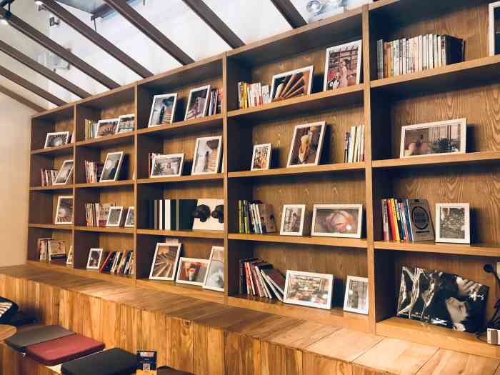 东茶界(升龙广场店)-"网红店来打卡虽然是个雨天,但是人依然不.