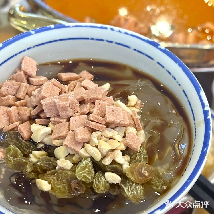 美食打卡！这家冒菜的套餐给的超级实在呀！