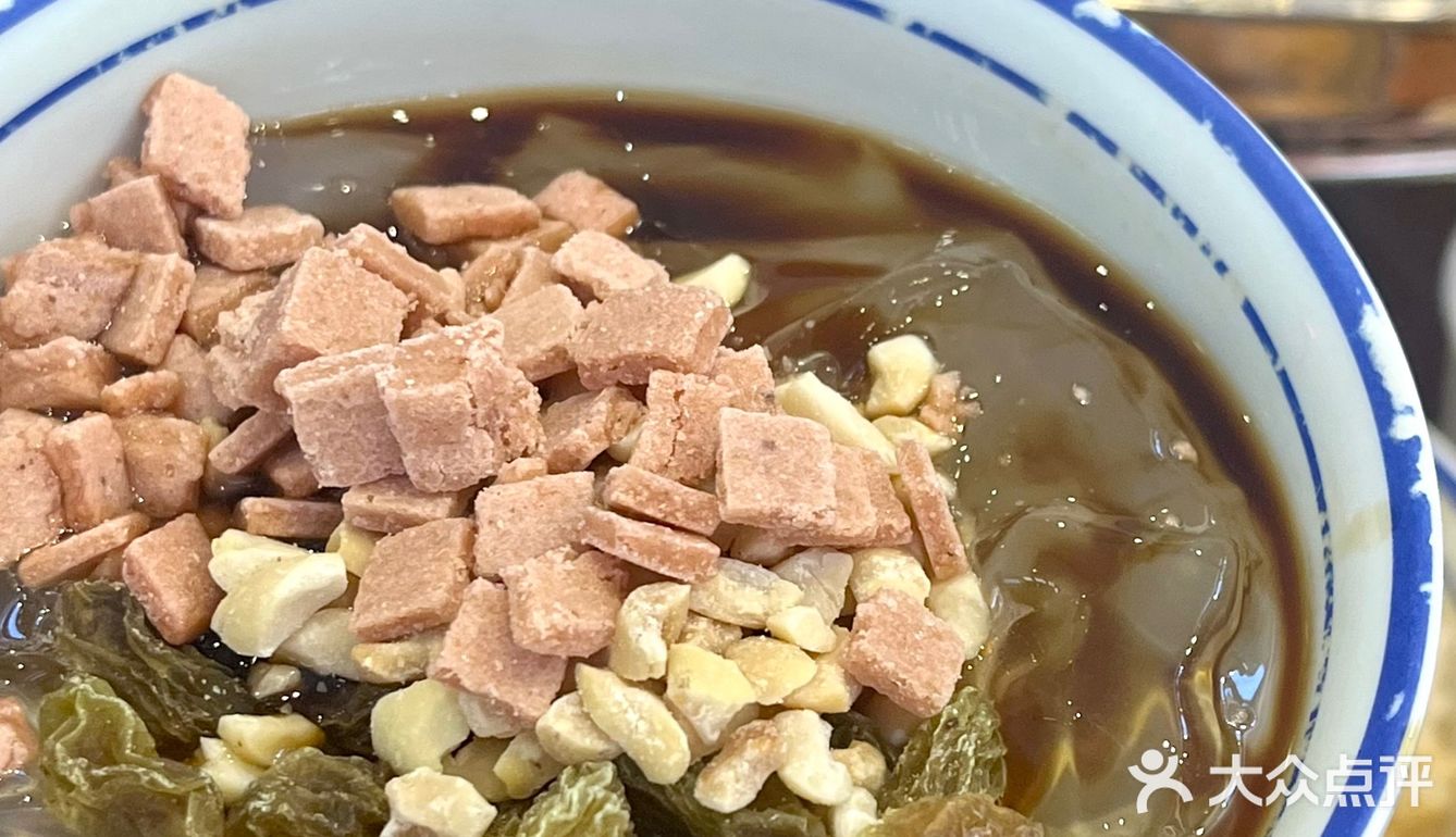 美食打卡！这家冒菜的套餐给的超级实在呀！