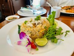 -Chom Cafe and Restaurant