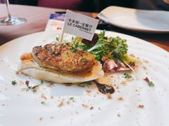 法式鹅肝批配青苹果酱-卡本妮法餐厅·北京和平宾馆