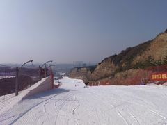 -采薇庄园四季滑雪场