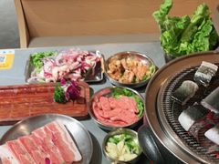 -围炉肉舍•炭烤活鳗•丹东海鲜烤肉(步行街店)