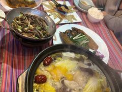 -香巴拉云南餐厅(华莱坞店)