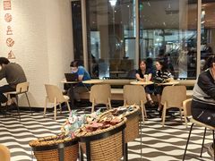 -星巴克臻选(莘庄仲盛店)