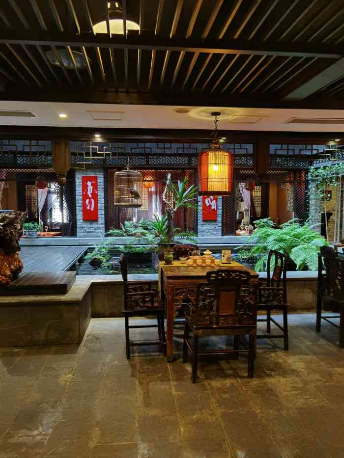 首坐公馆-"环境是没得说,服务也是蛮好的,我们去的晚.