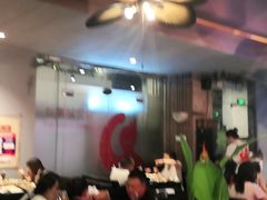 大堂-何师烧烤·香辣蟹·川菜·30年老品牌(太古里旗舰店)