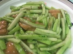 丝瓜烩面筋-天和晟烤鸭店(世纪坛店)