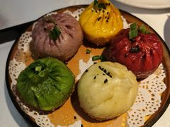 五彩三鲜生煎包-玉玲珑(陆家嘴店)