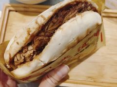 腊汁肉夹膜-大嘻咹biangbiang面(历史博物馆店)