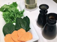 蔬菜拼盘-皇城老妈·大连海鲜火锅(港湾店)
