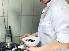 2年前的米线小哥-辣辣小吃豆花米线(大观篆新农贸市场店)