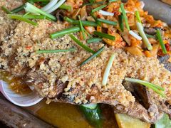 -宏兴烤鱼山庄(宣恩总店)