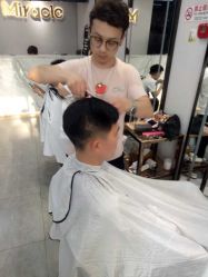 -Miracle集简美发沙龙