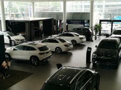 -北京鹏龙瑞星奔驰4s店(来广营店)