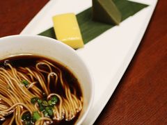特色红汤面-萬國春·中菜馆(颐和公馆店)