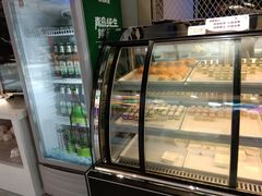 面包甜点陈列柜-瑞伯克牛排自助餐厅天一广场店
