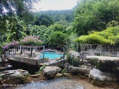-丫沙底瀑布温泉