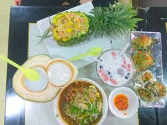 -亚龙湾亚泰商业街