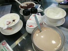 香滑朱古力墩奶-义顺牛奶公司(庇利金街店)
