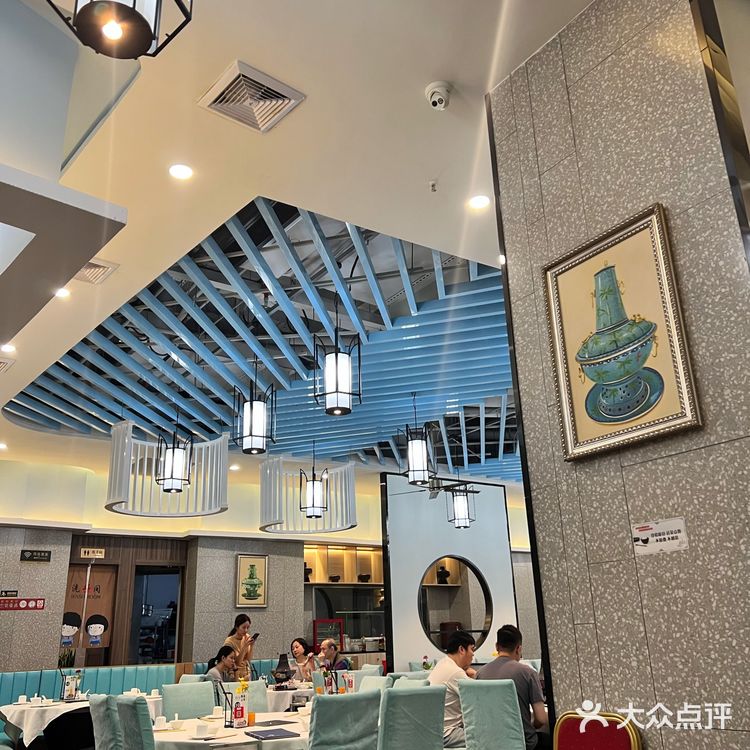 在广州也能吃到正宗老北京铜锅涮羊肉咯！