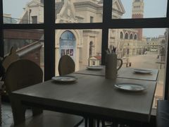 -LENBACH兰巴赫西餐啤酒坊(大连东港店)