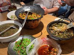 -聚鑫朋酸菜肥肠(文艺路口店)