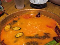 -洱火云南酸菜牛肉火锅(石景山当代商城店)