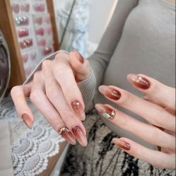 -LISSOM莉森 Nail ·美甲美睫原创定制店