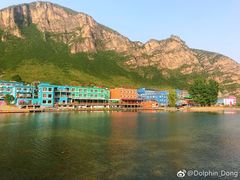 -百里峡七彩艺术小镇