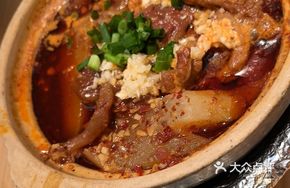Braised Beef Offal with Radish in Clay Pot