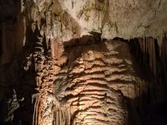 -波斯托伊纳溶洞