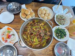 爆辣干锅鸭头-安诚居干锅鸭头(八角店)