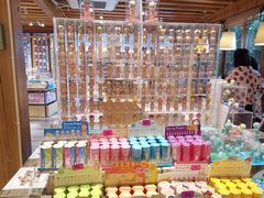 零售区-猫的天空之城概念书店(丽江古城饮玉巷店)