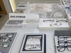 -视野联行眼镜·蔡司·尼康战略合作店(城西银泰店)
