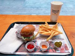 -The Habit Burger Grill 哈比特汉堡(复兴soho店)