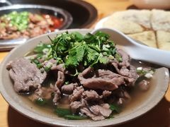 -大众跷脚牛肉馆·非遗传承单位(峨眉山店)