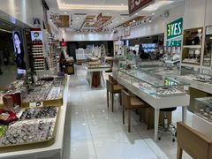 -美式眼镜·授权蔡司.依视路.尼康.豪雅.明月(人民广场店)