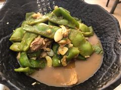 油豆角拆骨肉-捏上开口笑海鲜水饺(台山街店)