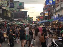 -席娜卡琳火车铁道夜市