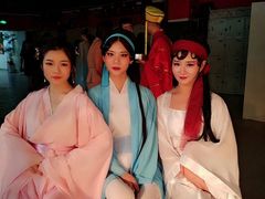 -粤港芭莎美容美发化妆学校