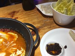 黄辣丁鲜鱼锅-小小河边鱼(天润城店)