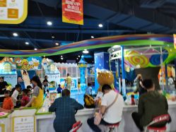 -多奇妙乐园·淘气堡·电玩·抓娃娃(海口吾悦店)