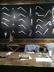 -凤凰县苗族银饰锻制技艺传习所